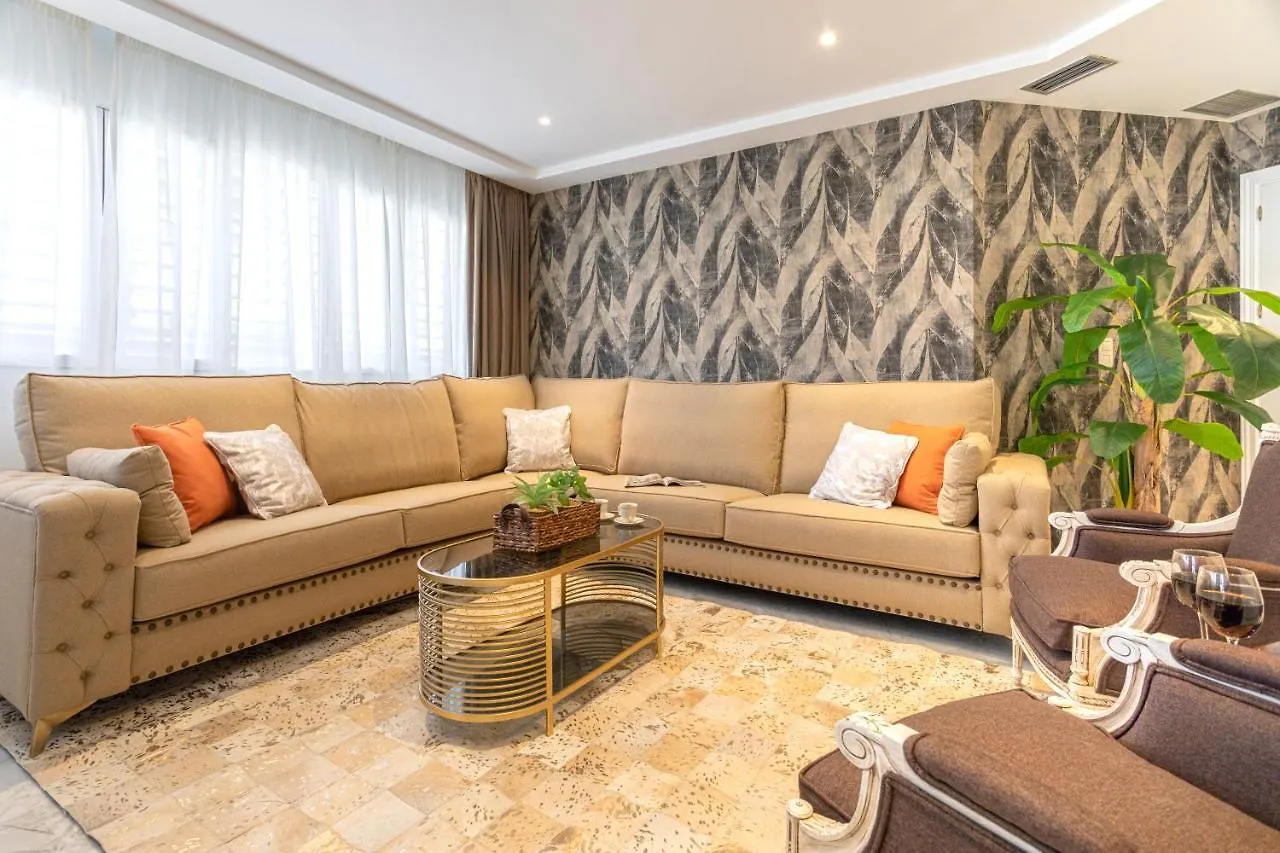 Genteel Home Isabel La Catolica contacts